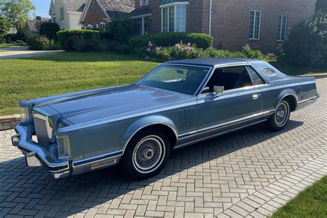 1979 givenchy lincoln rear seat|1979 Lincoln Mark V Givenchy Edition .